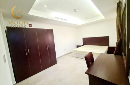 Apartment - 2 Bedrooms - 2 Bathrooms for rent in Umm Ghwailina Comm - Umm Ghuwalina - Umm Ghuwailina - Doha