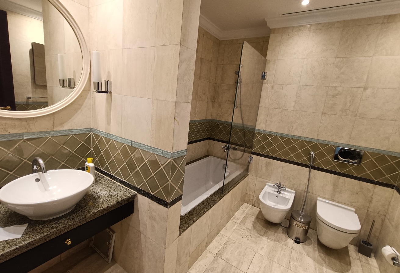 Luxury 5BR Duplex Penthouse| 499 SQM| Marina View thumbnail 18