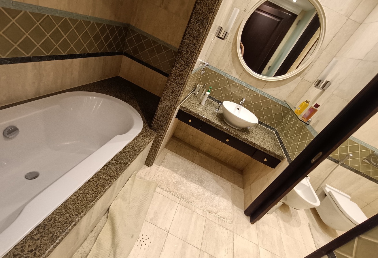 Luxury 5BR Duplex Penthouse| 499 SQM| Marina View thumbnail 13
