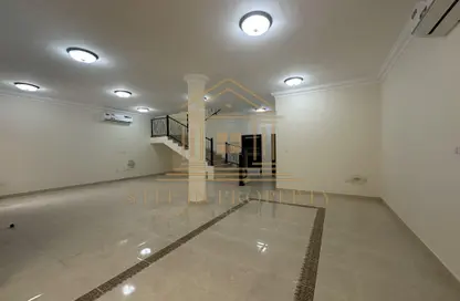 Villa - 5 Bedrooms - 4 Bathrooms for rent in Ain Khaled Villas - Ain Khaled - Doha