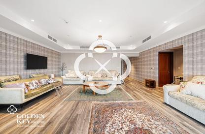 Apartment - 2 Bedrooms - 3 Bathrooms for rent in West Porto Drive - Porto Arabia - The Pearl Island - Doha