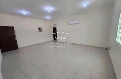 Apartment - 3 Bedrooms - 2 Bathrooms for rent in Al Mansoura - Al Mansoura - Doha