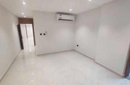 Apartment - 2 Bedrooms - 2 Bathrooms for rent in Al Mansoura - Al Mansoura - Doha