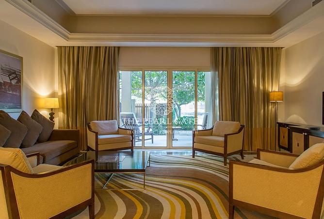 985233 - Property Image 3