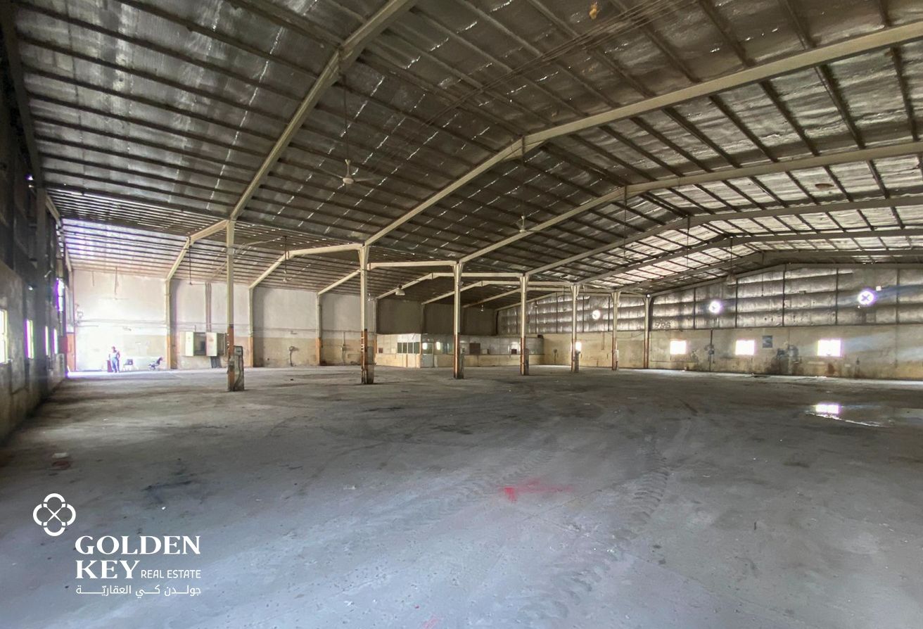 Garage plus Warehouse with Labor Camp| Industrial