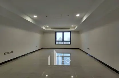 Apartment - 1 Bedroom - 2 Bathrooms for rent in East Porto Drive - Porto Arabia - The Pearl Island - Doha