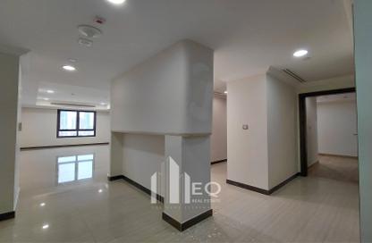 Apartment - 1 Bedroom - 2 Bathrooms for rent in East Porto Drive - Porto Arabia - The Pearl Island - Doha