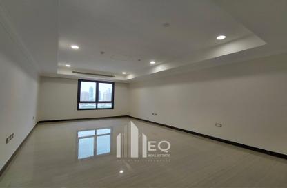 Apartment - 1 Bedroom - 2 Bathrooms for rent in East Porto Drive - Porto Arabia - The Pearl Island - Doha