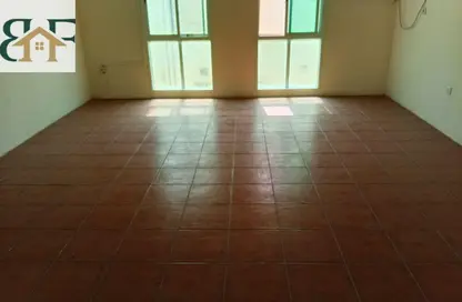 Apartment - 3 Bedrooms - 3 Bathrooms for rent in Al Mansoura - Al Mansoura - Doha