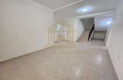 Villa - 5 Bedrooms - 5 Bathrooms for rent in Al Messila - Al Messila - Doha