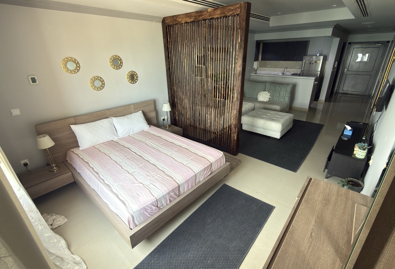 6000 WITH BILLS | ELEGANT STUDIO | PORTO ARABIA thumbnail 3