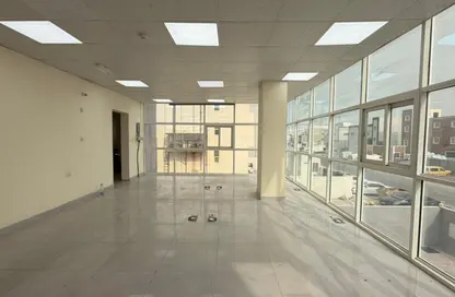 Warehouse - Studio - 6 Bathrooms for rent in Industrial Area - Industrial Area - Doha