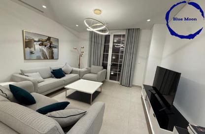 Apartment - 2 Bedrooms - 3 Bathrooms for rent in Floresta Gardens - Floresta Gardens - The Pearl Island - Doha