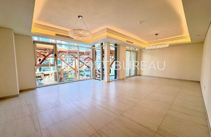 Apartment - 2 Bedrooms - 4 Bathrooms for sale in Crystal Residence - Gewan Island - The Pearl Island - Doha