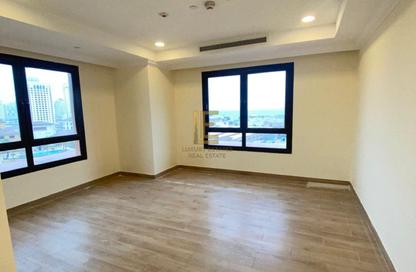 Apartment - 2 Bedrooms - 2 Bathrooms for rent in East Porto Drive - Porto Arabia - The Pearl Island - Doha