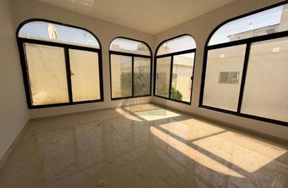 مجمع سكني - 5 غرف نوم - 4 حمامات للايجار في الطريق الدائري الرابع - الطريق الدائري الرابع - الدوحة مجمع سكني - 5 غرف نوم - 4 حمامات للايجار في الطريق الدائري الرابع - الطريق الدائري الرابع - الدوحة
