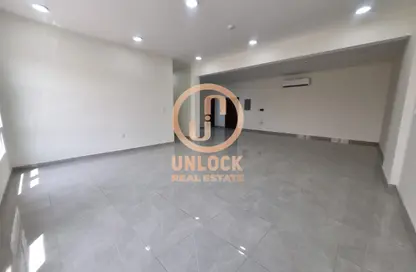 شقة - 3 غرف نوم - 3 حمامات للايجار في حدائق الدوحة - الوعب - الوعب - الدوحة