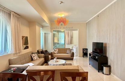 Apartment - 2 Bedrooms - 3 Bathrooms for rent in Viva West - Viva Bahriyah - The Pearl Island - Doha