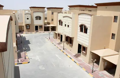Villa - 5 Bedrooms - 4 Bathrooms for rent in Al Kheesa - Al Kheesa - Umm Salal Mohammed