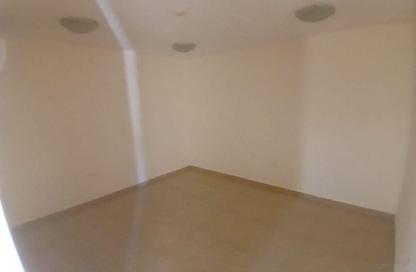 Villa - 5 Bedrooms - 4 Bathrooms for rent in Al Kheesa - Al Kheesa - Umm Salal Mohammed