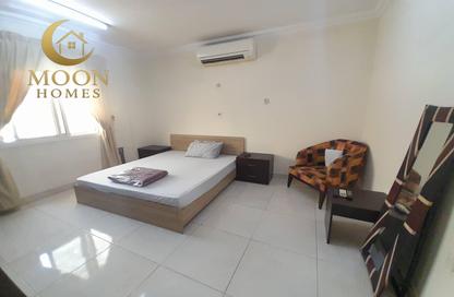Apartment - Studio - 1 Bathroom for rent in Umm Ghuwalina - Umm Ghuwailina - Doha