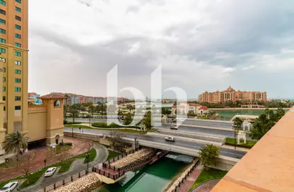 Apartment - 1 Bedroom - 2 Bathrooms for rent in West Porto Drive - Porto Arabia - The Pearl Island - Doha