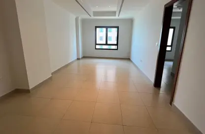Apartment - 1 Bedroom - 2 Bathrooms for rent in Porto Arabia - The Pearl Island - Doha