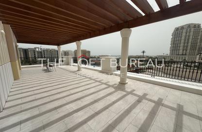 Apartment - 2 Bedrooms - 3 Bathrooms for rent in Viva West - Viva Bahriyah - The Pearl Island - Doha