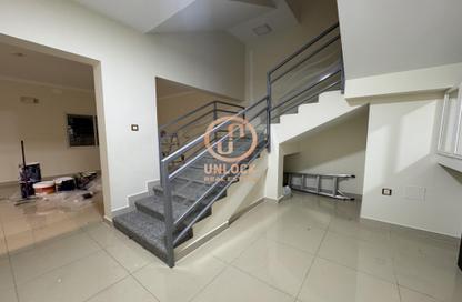 مجمع سكني - 5 غرف نوم - 4 حمامات للايجار في سلاطة الجديدة - سلاطة - الدوحة