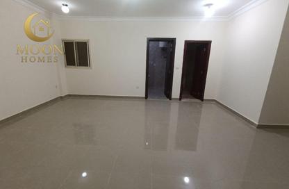 Apartment - 1 Bedroom - 2 Bathrooms for rent in Umm Ghwailina Comm - Umm Ghuwalina - Umm Ghuwailina - Doha Apartment - 1 Bedroom - 2 Bathrooms for rent in Umm Ghwailina Comm - Umm Ghuwalina - Umm Ghuwailina - Doha