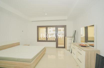 Apartment - 1 Bedroom - 2 Bathrooms for rent in Porto Arabia - The Pearl Island - Doha