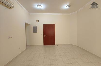 Apartment - 3 Bedrooms - 3 Bathrooms for rent in Muntazah 7 - Al Muntazah - Doha