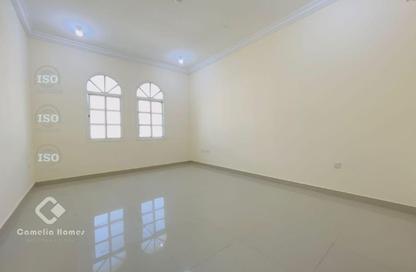 مجمع سكني - 5 غرف نوم - 4 حمامات للايجار في أم صلال علي - أم صلال على - الدوحة
