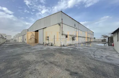 Warehouse - Studio - 5 Bathrooms for rent in Industrial Area 4 - Industrial Area - Industrial Area - Doha