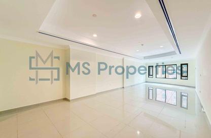 Apartment - 1 Bedroom - 2 Bathrooms for rent in East Porto Drive - Porto Arabia - The Pearl Island - Doha