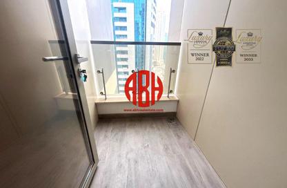 Apartment - 2 Bedrooms - 4 Bathrooms for rent in Al Shatt Street - West Bay - Doha