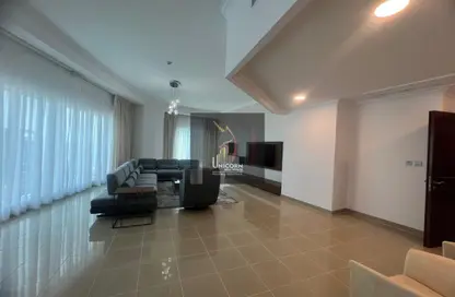 Apartment - 2 Bedrooms - 3 Bathrooms for rent in West Bay Tower - West Bay - West Bay - Doha