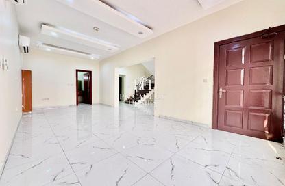 Villa - 5 Bedrooms - 5 Bathrooms for rent in Ain Khaled Villas - Ain Khaled - Doha