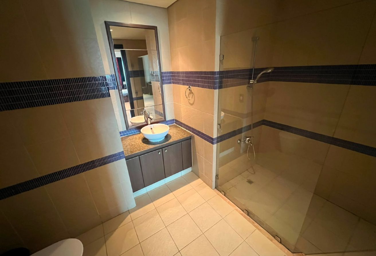 ELEGANT 1BHK FF IN PEARL FULL SEA VIEW BIG BALCONY thumbnail 15