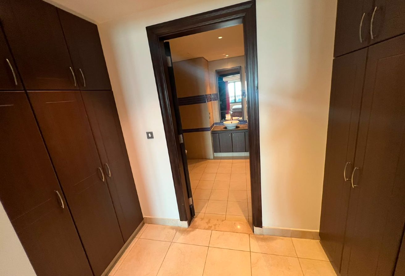 ELEGANT 1BHK FF IN PEARL FULL SEA VIEW BIG BALCONY thumbnail 9
