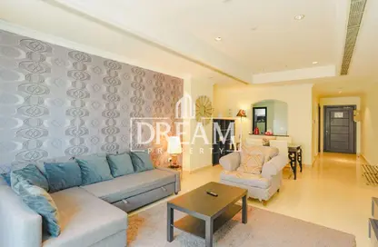 Apartment - 1 Bedroom - 2 Bathrooms for rent in East Porto Drive - Porto Arabia - The Pearl Island - Doha