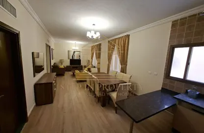 دوبلكس - 3 غرف نوم - 4 حمامات للايجار في شارع  بو هامو - أبو هامور - الدوحة