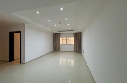 Apartment - 2 Bedrooms - 2 Bathrooms for rent in Al Nasr Street - Al Nasr - Doha