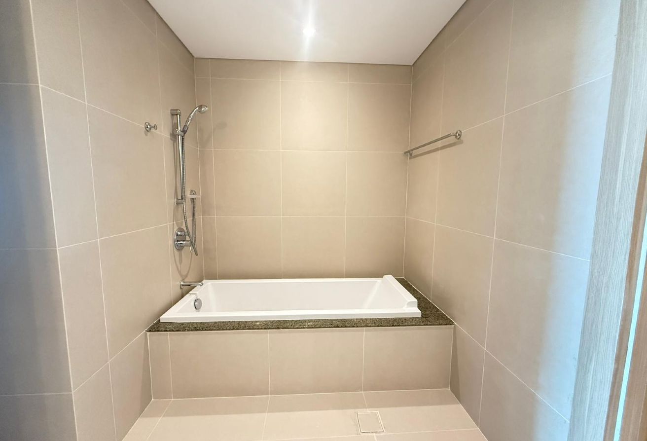 2BHK Luxury Townhouse Sea View Brand New Interior thumbnail 11