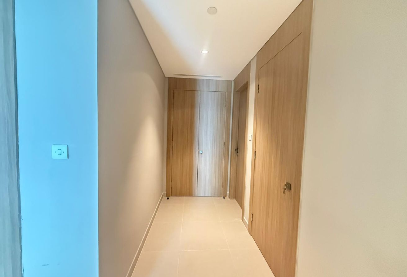 2BHK Luxury Townhouse Sea View Brand New Interior thumbnail 7