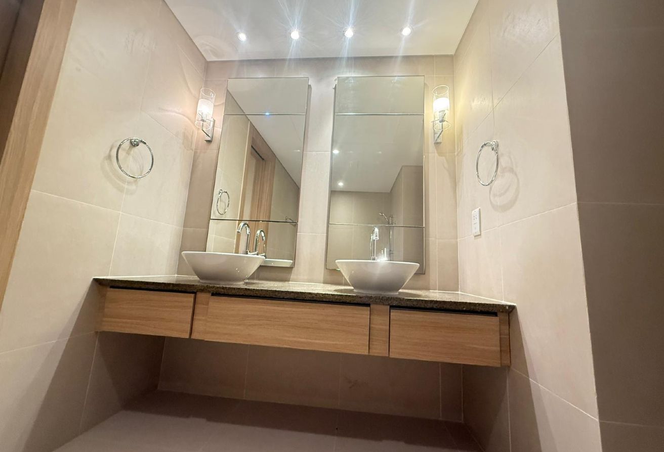 2BHK Luxury Townhouse Sea View Brand New Interior thumbnail 12