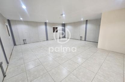 Warehouse - Studio - 1 for rent in East Industrial Street - Birkat Al Awamer - Al Wakra