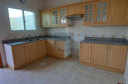 Staff Accommodation - Studio - 5 Bathrooms for rent in Mesaimeer Road - Abu Hamour - Doha