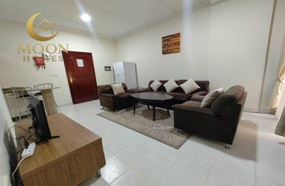 Apartment - 1 Bedroom - 1 Bathroom for rent in Umm Ghuwailina 4 - Umm Ghuwailina - Doha