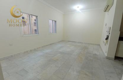 Apartment - 1 Bedroom - 1 Bathroom for rent in Umm Ghwailina Comm - Umm Ghuwalina - Umm Ghuwailina - Doha Apartment - 1 Bedroom - 1 Bathroom for rent in Umm Ghwailina Comm - Umm Ghuwalina - Umm Ghuwailina - Doha